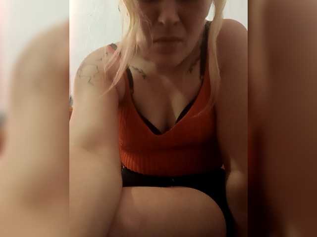 Diana1998 live cam on BongaCams