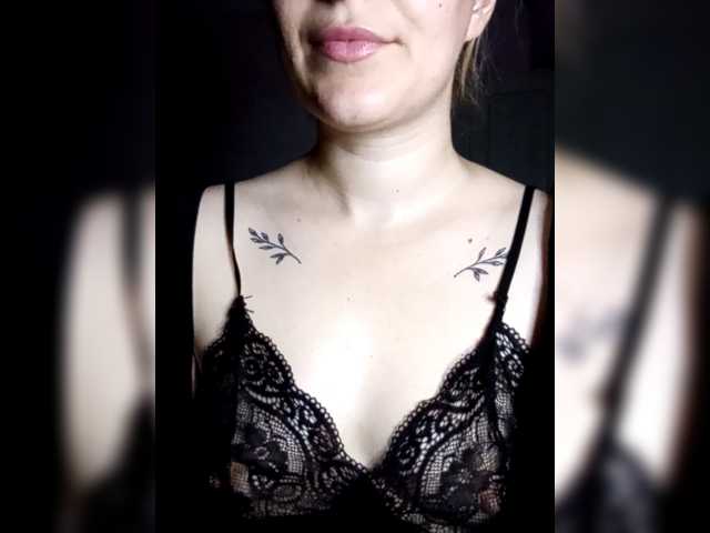 Diana1998 live cam on BongaCams