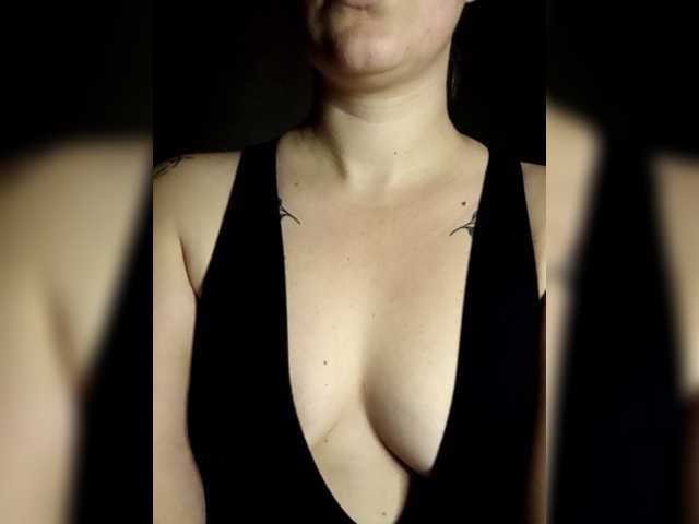 Diana1998 live cam on BongaCams