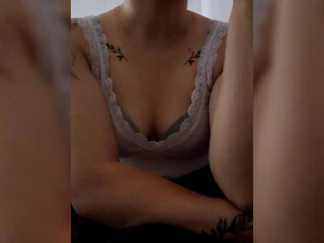 Diana1998 live cam on BongaCams