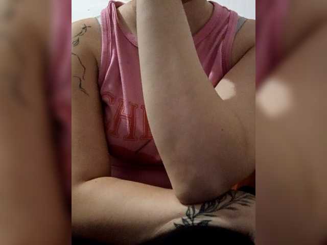 Diana1998 live cam on BongaCams