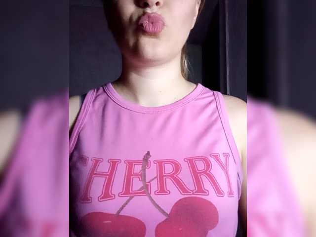 Diana1998, live now on BongaCams