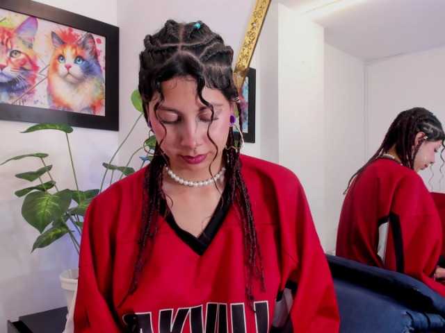 Aleja-Machado live cam on BongaCams