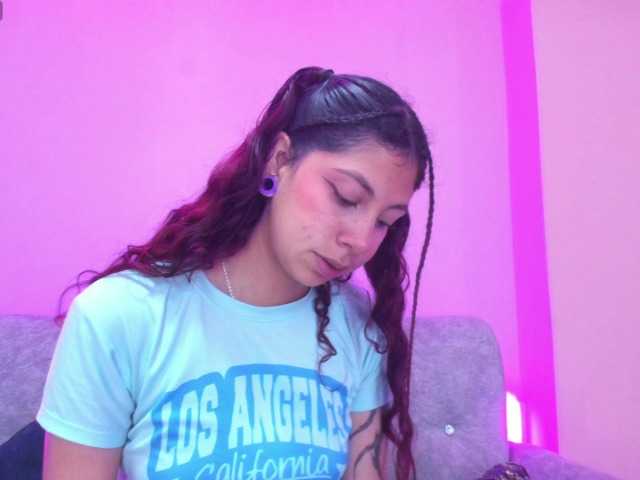 Aleja-Machado live cam on BongaCams