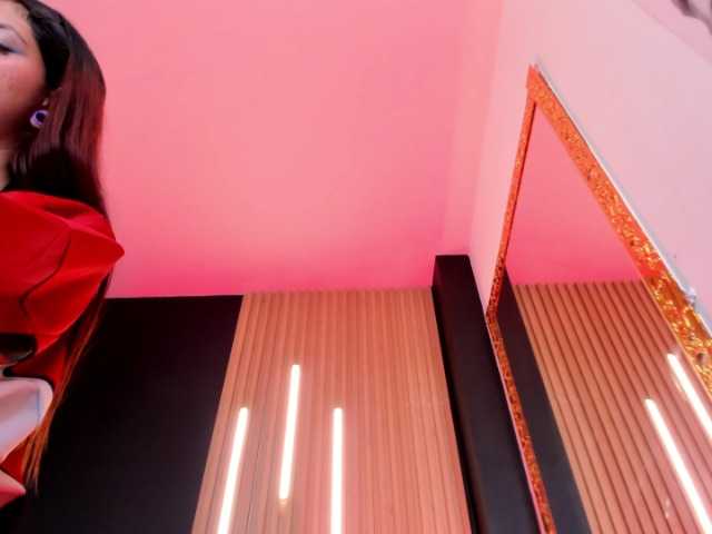 Aleja-Machado live cam on BongaCams