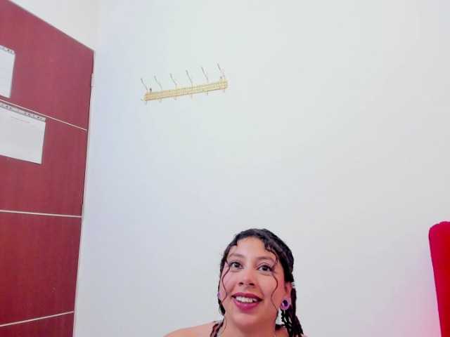 Aleja-Machado live cam on BongaCams