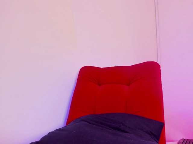 Aleja-Machado live cam on BongaCams
