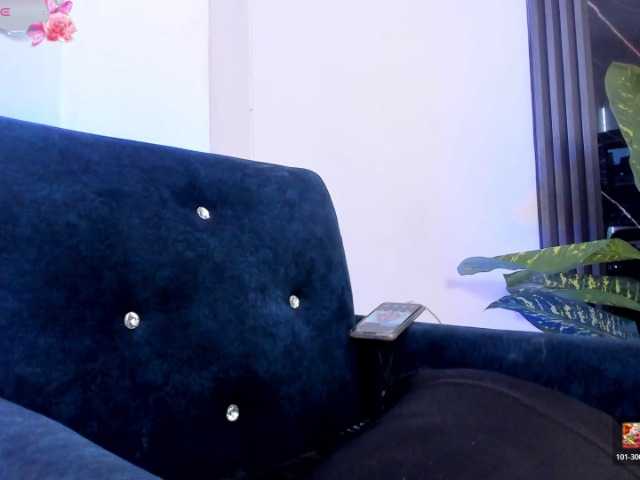 Aleja-Machado live cam on BongaCams