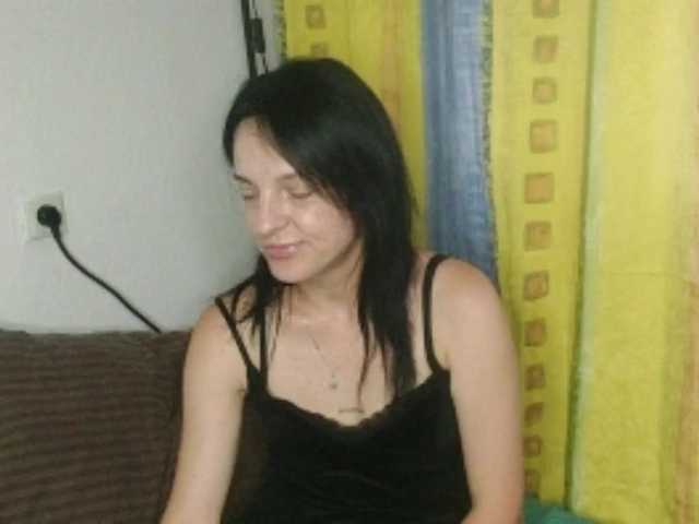 Velvet-Naughty live cam on BongaCams