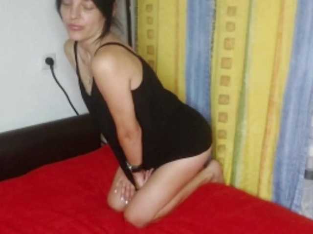 Velvet-Naughty live cam on BongaCams