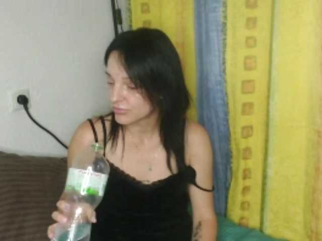 Velvet-Naughty live cam on BongaCams