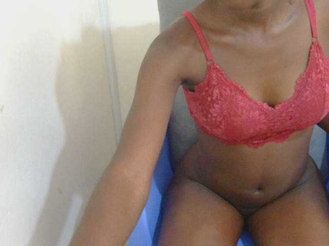 Sexycleymmie live cam on BongaCams