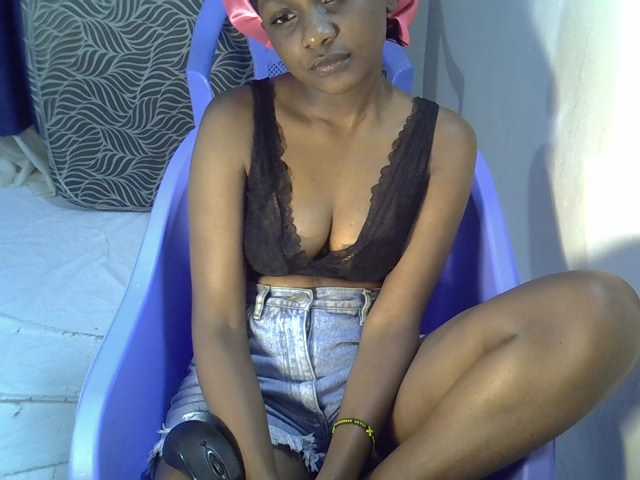 Sexycleymmie live cam on BongaCams