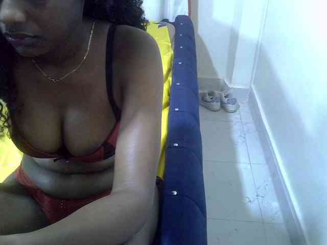 Model: Sexycleymmie