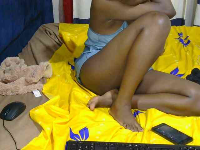 Model: Sexycleymmie
