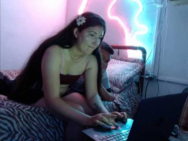 Zackyzoey, 27 y/o - Live Cam on BongaCams
