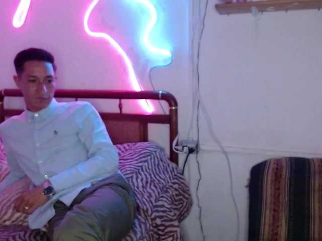 Zackyzoey live cam on BongaCams