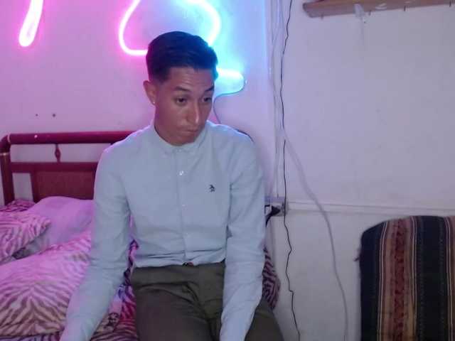 Zackyzoey live cam