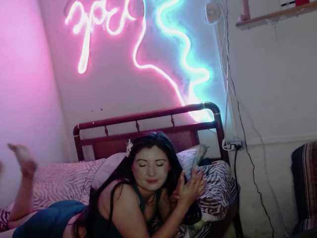 Zackyzoey live cam on BongaCams