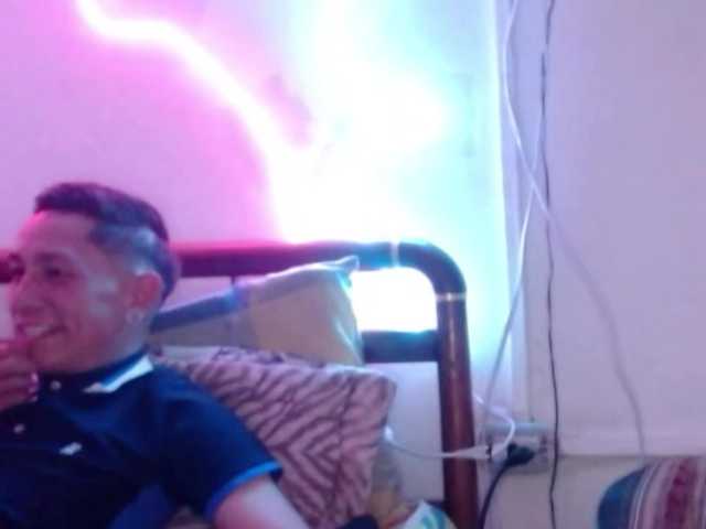Zackyzoey live cam on BongaCams