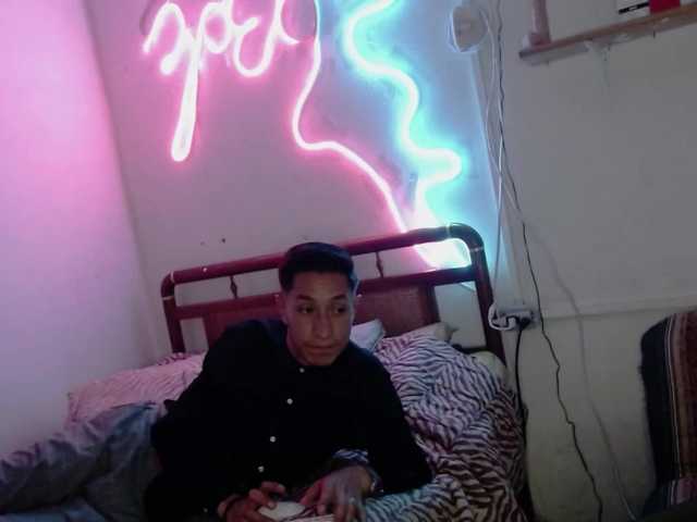 Zackyzoey live cam on BongaCams
