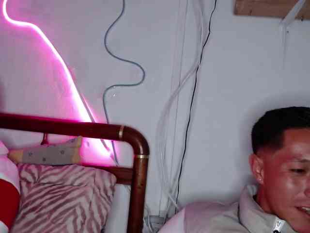 Zackyzoey webcam