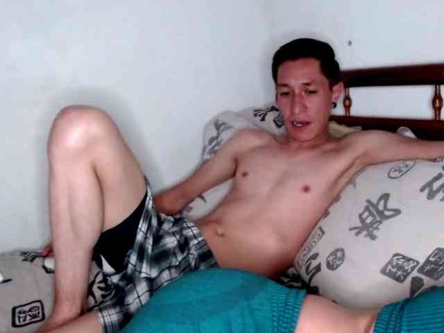 Zackyzoey webcam