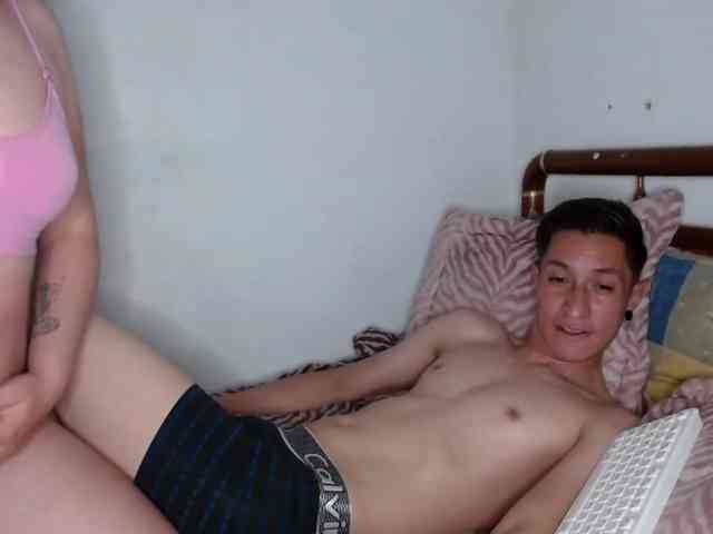 Zackyzoey webcam
