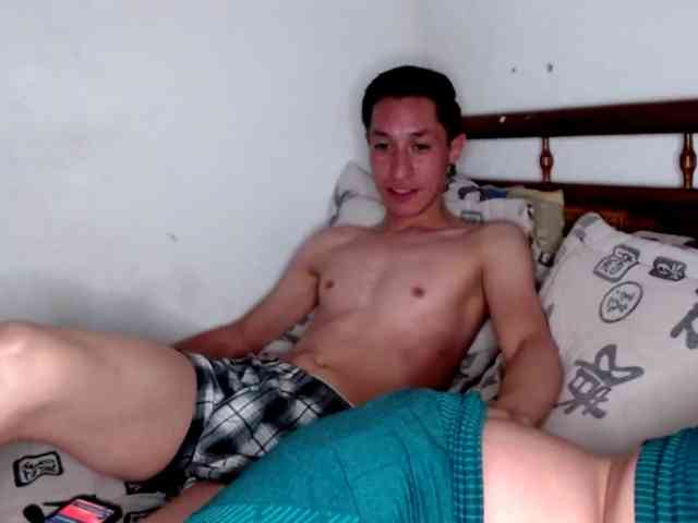 Zackyzoey webcam