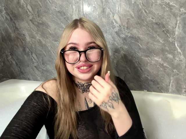 ClarenceKiesewetter live cam on BongaCams
