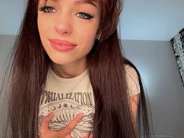 AguedaGrams live cam on BongaCams