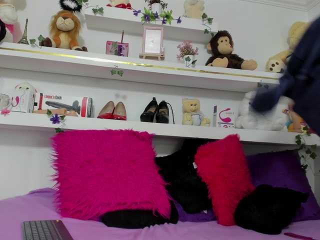 Antonellasalcedo live cam on BongaCams