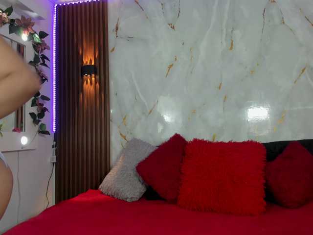 Antonellasalcedo live cam on BongaCams