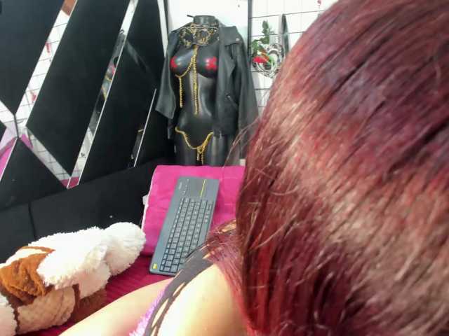 Antonellasalcedo live cam on BongaCams
