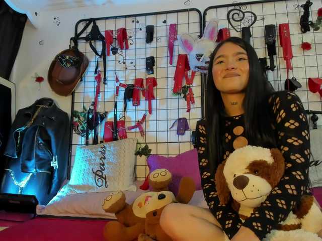 Antonellasalcedo live cam on BongaCams