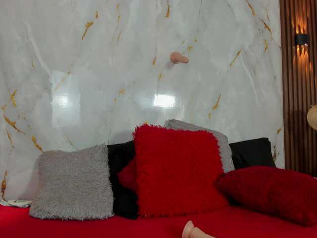 Antonellasalcedo live cam on BongaCams