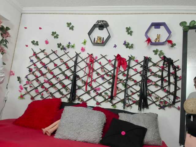 Antonellasalcedo live cam on BongaCams