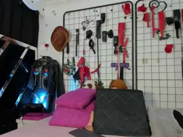 Antonellasalcedo live cam on BongaCams