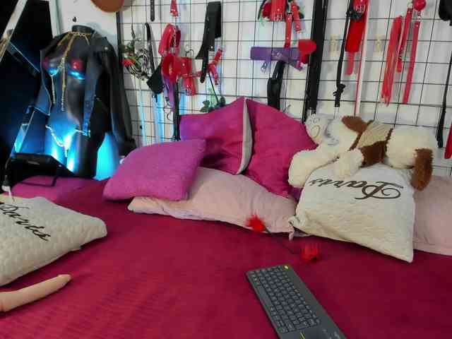 Antonellasalcedo webcam