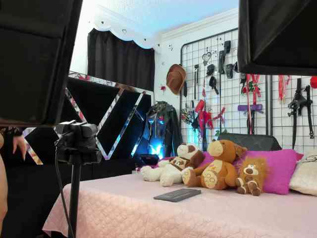 Antonellasalcedo webcam