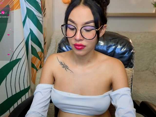 LunaRosse live cam on BongaCams