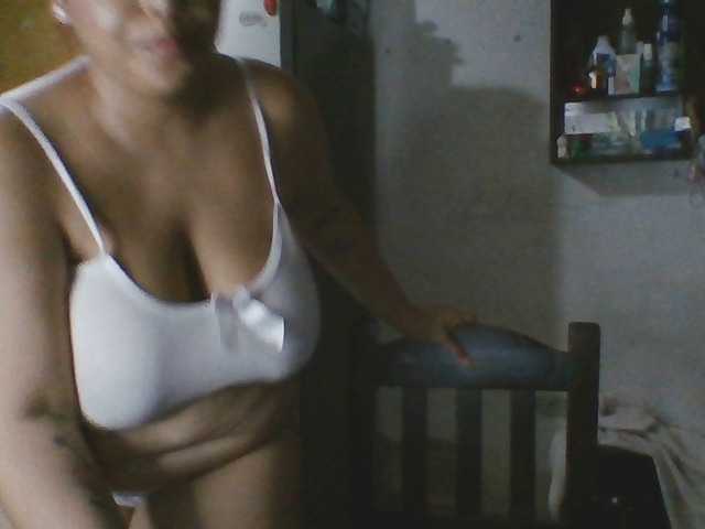 Marce2 live cam on BongaCams