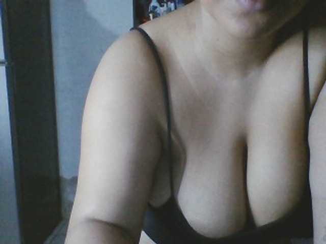 Marce2 live cam on BongaCams