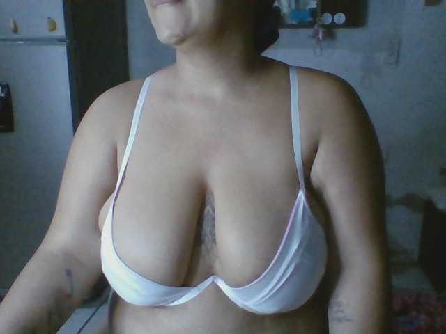 Marce2 live cam on BongaCams