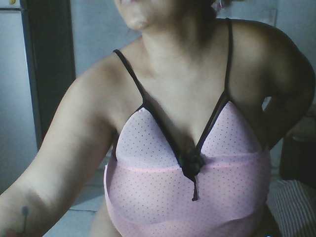 Marce2 live cam on BongaCams