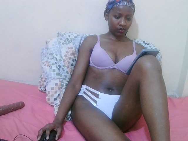 pretty-alice live cam on BongaCams