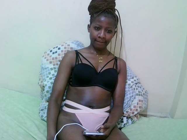 pretty-alice live cam on BongaCams