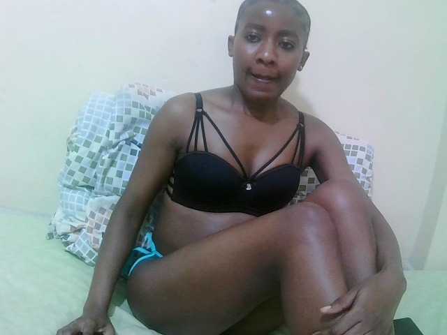 le modèle pretty-alice est en webcam porno dans un show sur le site bongacams, il possède les tags suivants: Ebony,Brunette,Trimmed