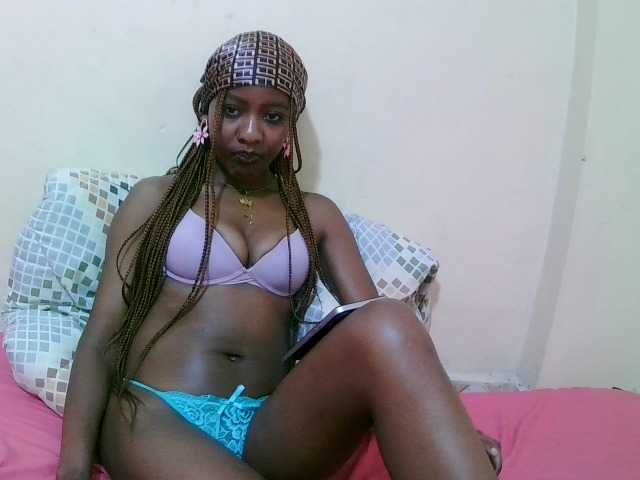 pretty-alice live cam on BongaCams