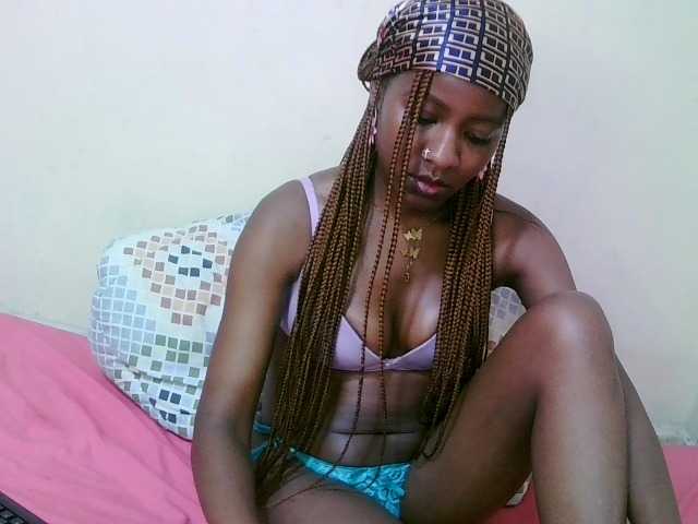 pretty-alice live cam on BongaCams